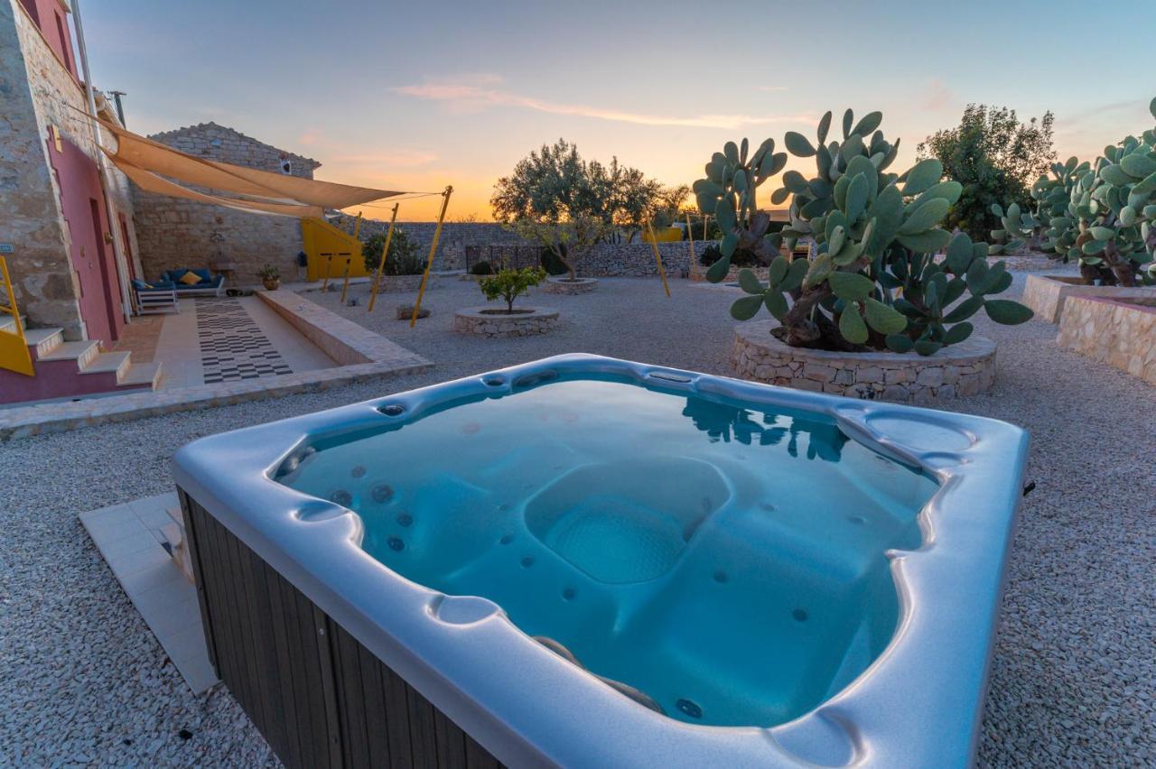 Villa Casa Farlisa, Antico Baglio Con Piscina à Scicli Extérieur photo